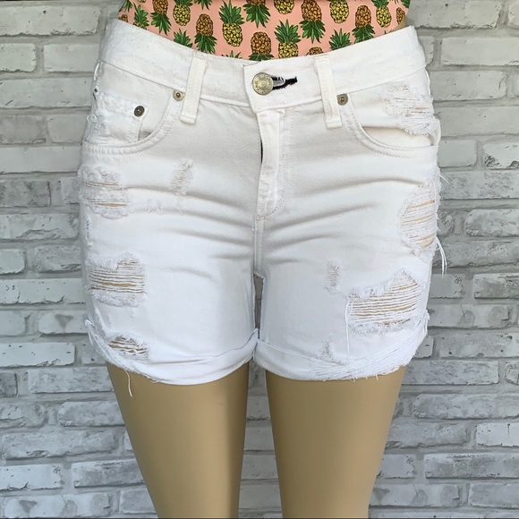rag & bone Pants - Rag & Bone Boyfriend Shorts in Rebel White